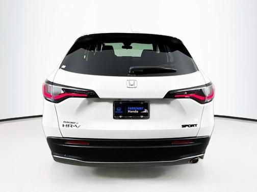 Platinum White Pearl 2024 Honda HR-V Sport