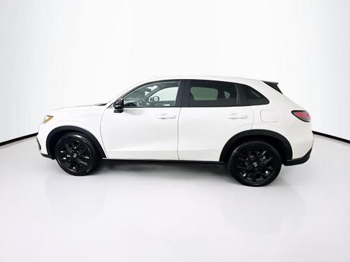Platinum White Pearl 2024 Honda HR-V Sport