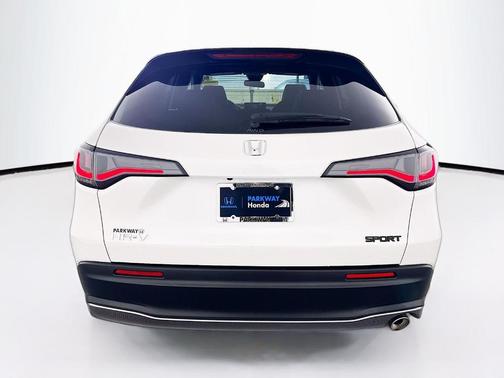 Platinum White Pearl 2024 Honda HR-V Sport