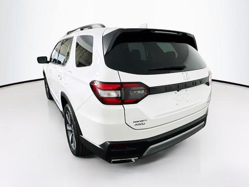 Platinum White Pearl 2023 Honda Pilot Touring