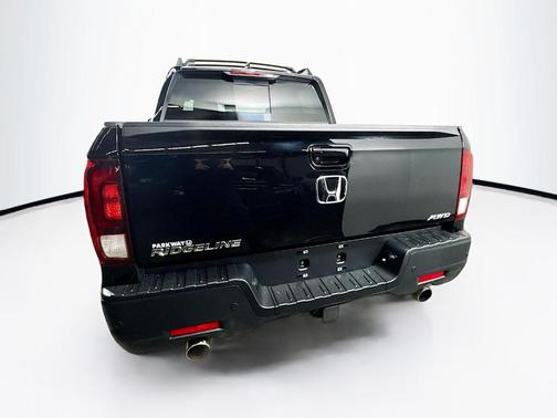 Crystal Black Pearl 2023 Honda Ridgeline RTL-E