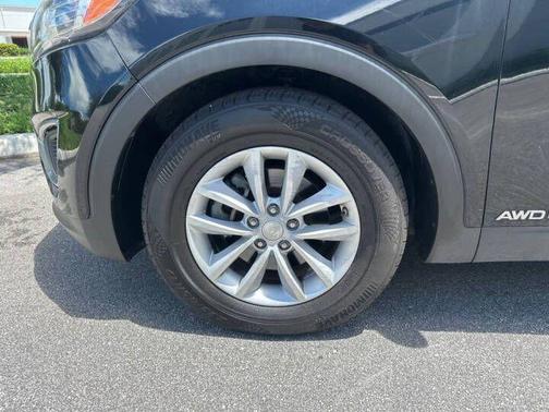 Ebony Black 2017 Kia Sorento LX