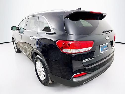 Ebony Black 2017 Kia Sorento LX