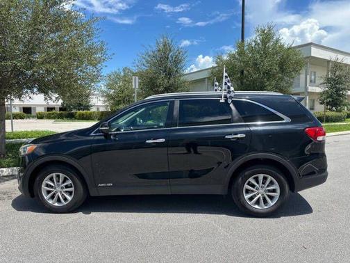 Ebony Black 2017 Kia Sorento LX
