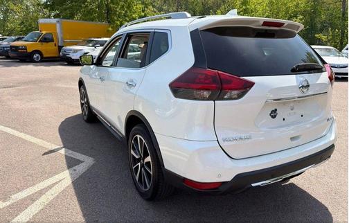 White 2019 Nissan Rogue SL