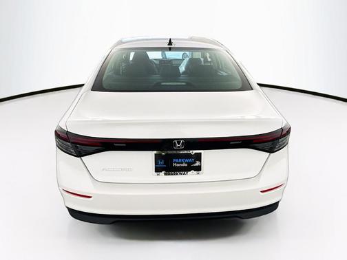 Platinum White Pearl 2025 Honda Accord SE