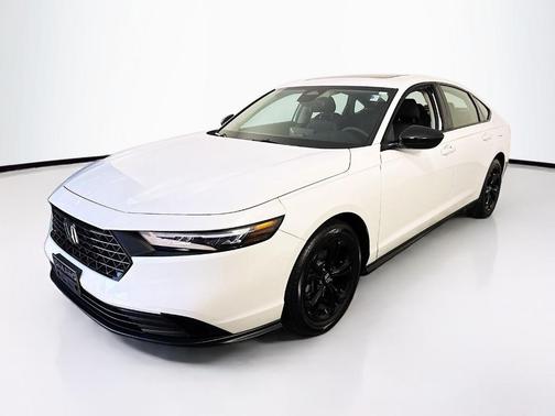 Platinum White Pearl 2025 Honda Accord SE