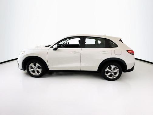 Platinum White Pearl 2025 Honda HR-V LX