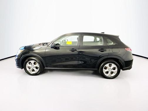 Crystal Black Pearl 2025 Honda HR-V LX