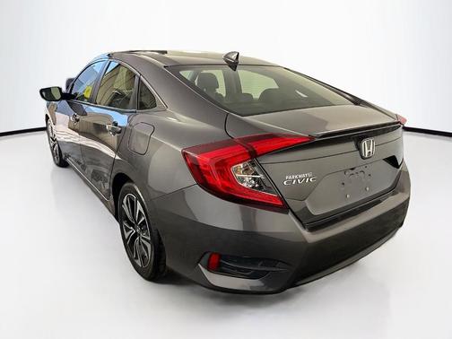 Polished Metal Metallic 2018 Honda Civic EX-L