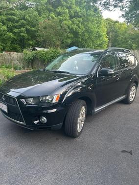 Labrador Black Pearl 2012 Mitsubishi Outlander SE
