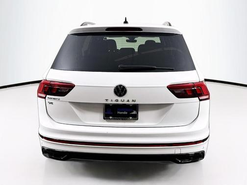 Opal White Pearl Effect 2024 Volkswagen Tiguan 2.0T SE R-Line Black