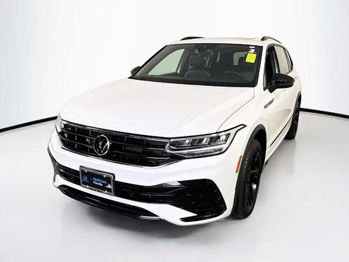 Opal White Pearl Effect 2024 Volkswagen Tiguan 2.0T SE R-Line Black