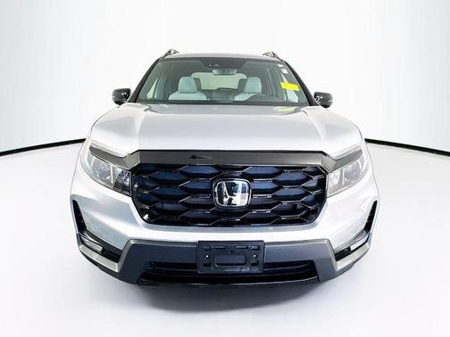 Lunar Silver Metallic 2023 Honda Passport Elite