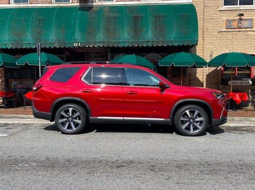 Radiant Red Metallic II 2023 Honda Pilot Elite
