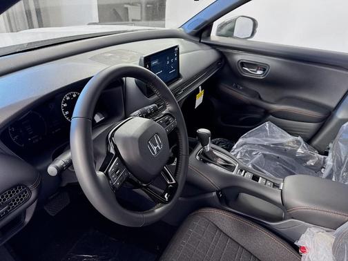 Platinum White Pearl 2026 Honda HR-V Sport
