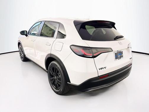 Platinum White Pearl 2026 Honda HR-V Sport