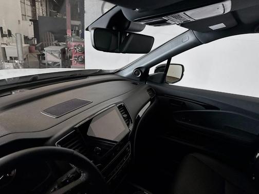 Platinum White Pearl 2023 Honda Passport Elite