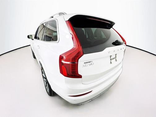 2019 Volvo XC90 T6 Momentum