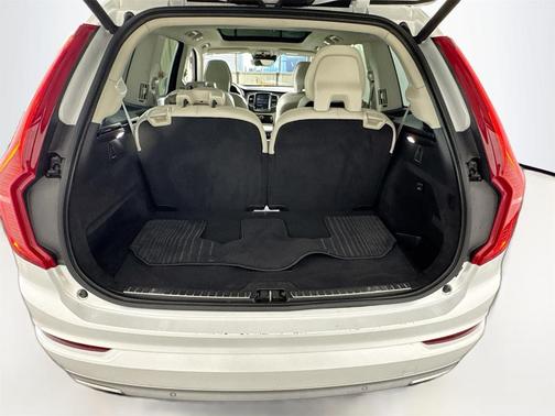 2019 Volvo XC90 T6 Momentum
