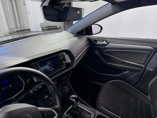 Platinum Gray Metallic 2023 Volkswagen Jetta 1.5T Sport