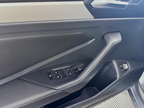 Platinum Gray Metallic 2023 Volkswagen Jetta 1.5T Sport