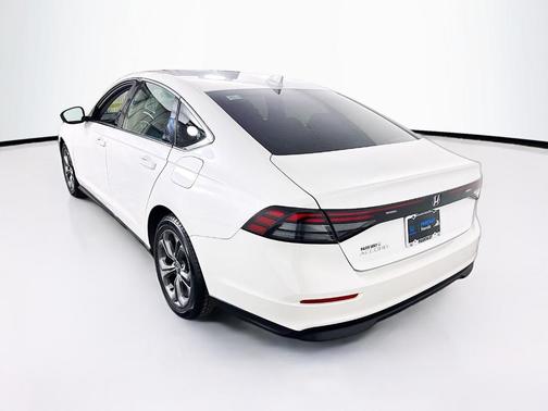 Platinum White Pearl 2023 Honda Accord EX