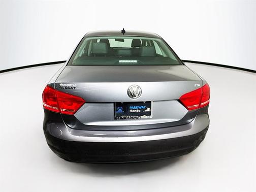 2014 Volkswagen Passat 1.8T Auto Wolfsburg Ed