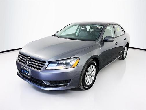 2014 Volkswagen Passat 1.8T Auto Wolfsburg Ed