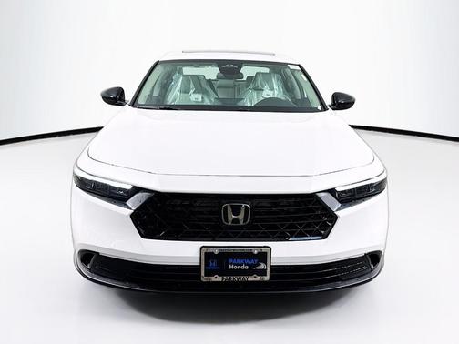 Platinum White Pearl 2026 Honda Accord SE