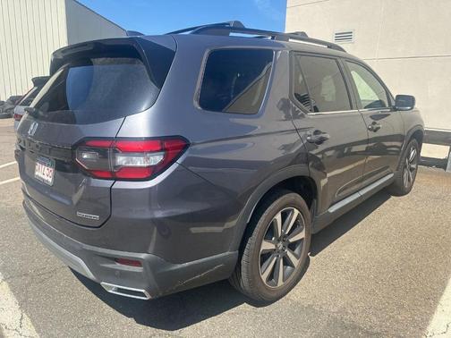 Modern Steel Metallic 2024 Honda Pilot Touring