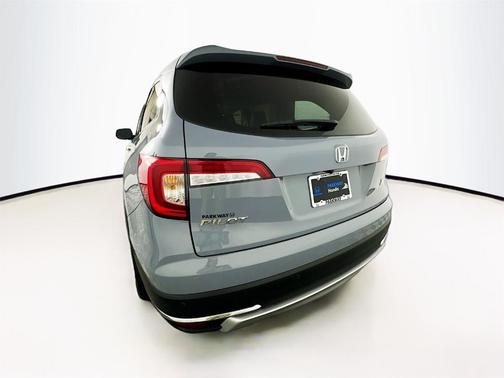 2022 Honda Pilot Touring 7-Passenger