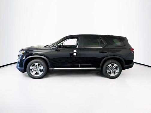 Crystal Black Pearl 2023 Honda Pilot EX-L 8-Passenger