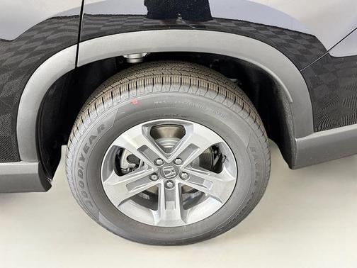 Crystal Black Pearl 2023 Honda Pilot EX-L 8-Passenger