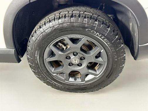 Platinum White Pearl 2025 Honda Pilot TrailSport