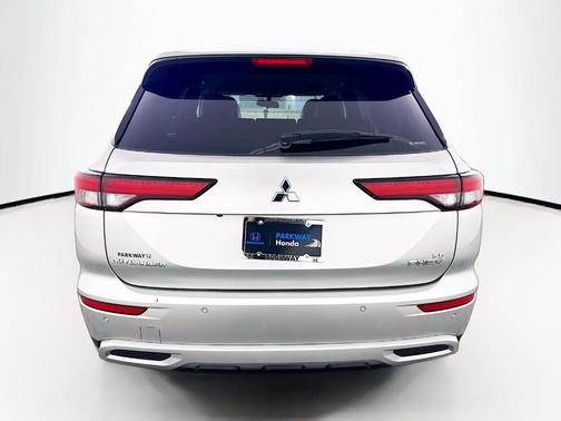 Alloy Silver Metallic 2024 Mitsubishi Outlander PHEV SE