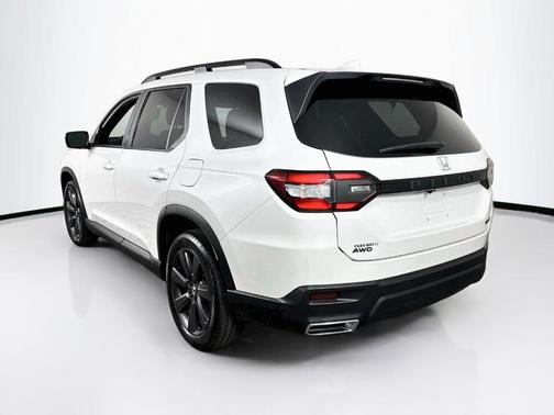 Platinum White Pearl 2023 Honda Pilot Sport