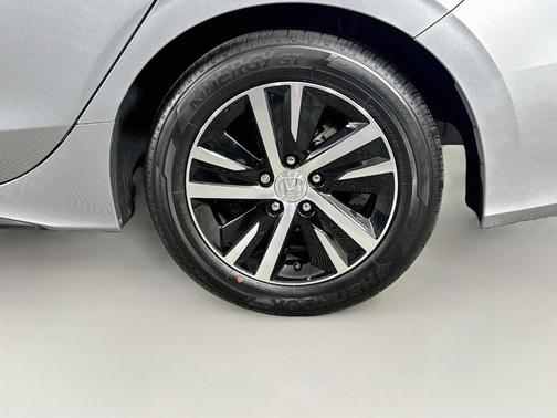 Lunar Silver Metallic 2024 Honda Civic LX