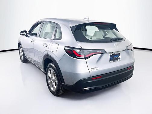 Lunar Silver Metallic 2024 Honda HR-V LX