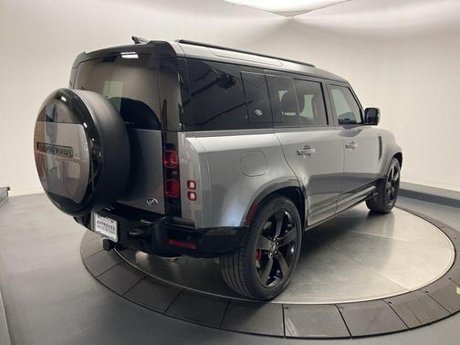 2023 Land Rover Defender 110 X-Dynamic SE