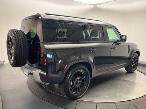 2025 Land Rover Defender 110 P300