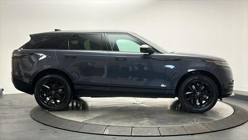 2026 Land Rover Range Rover Velar P250 SE R-Dynamic