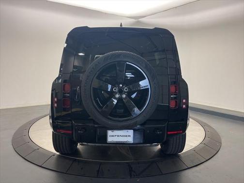 2025 Land Rover Defender 110 P400 X-Dynamic SE