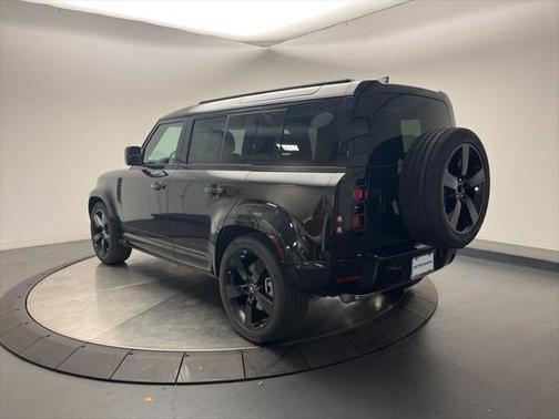 2025 Land Rover Defender 110 P400 X-Dynamic SE
