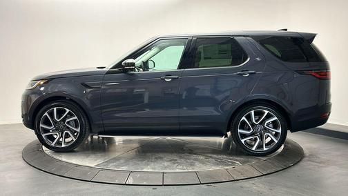 2025 Land Rover Discovery P300 S