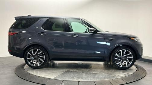 2025 Land Rover Discovery P300 S