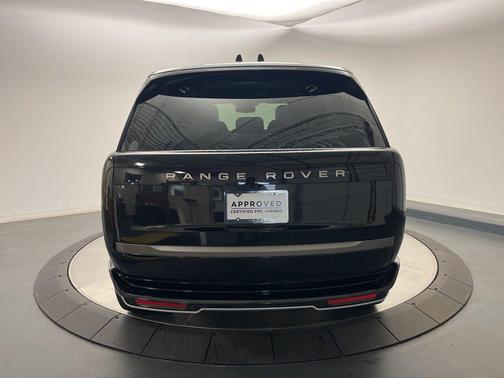 2025 Land Rover Range Rover P400 SE