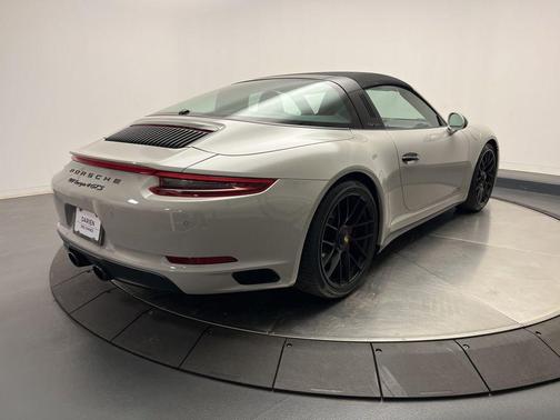 2019 Porsche 911 Targa 4S