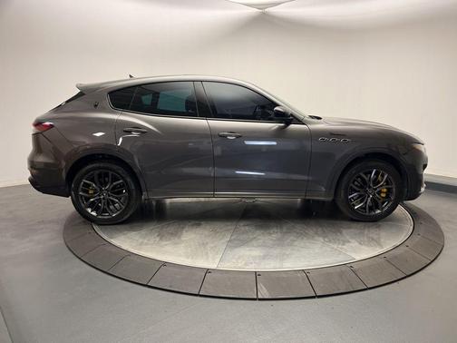 2022 Maserati Levante Modena