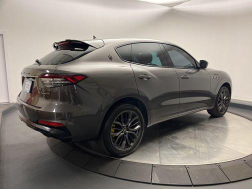 2022 Maserati Levante Modena